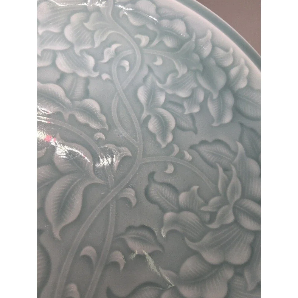 Set of 4 Japanese Celadon Floral Vine Dinner Plates 10